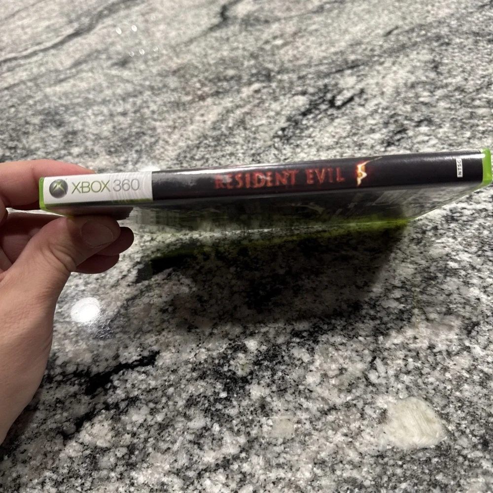 Resident Evil 5 - Microsoft Xbox 360‎ Capcom Complete With Manual